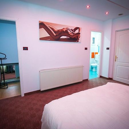 בוקרשט Karma Luxury Room מראה חיצוני תמונה