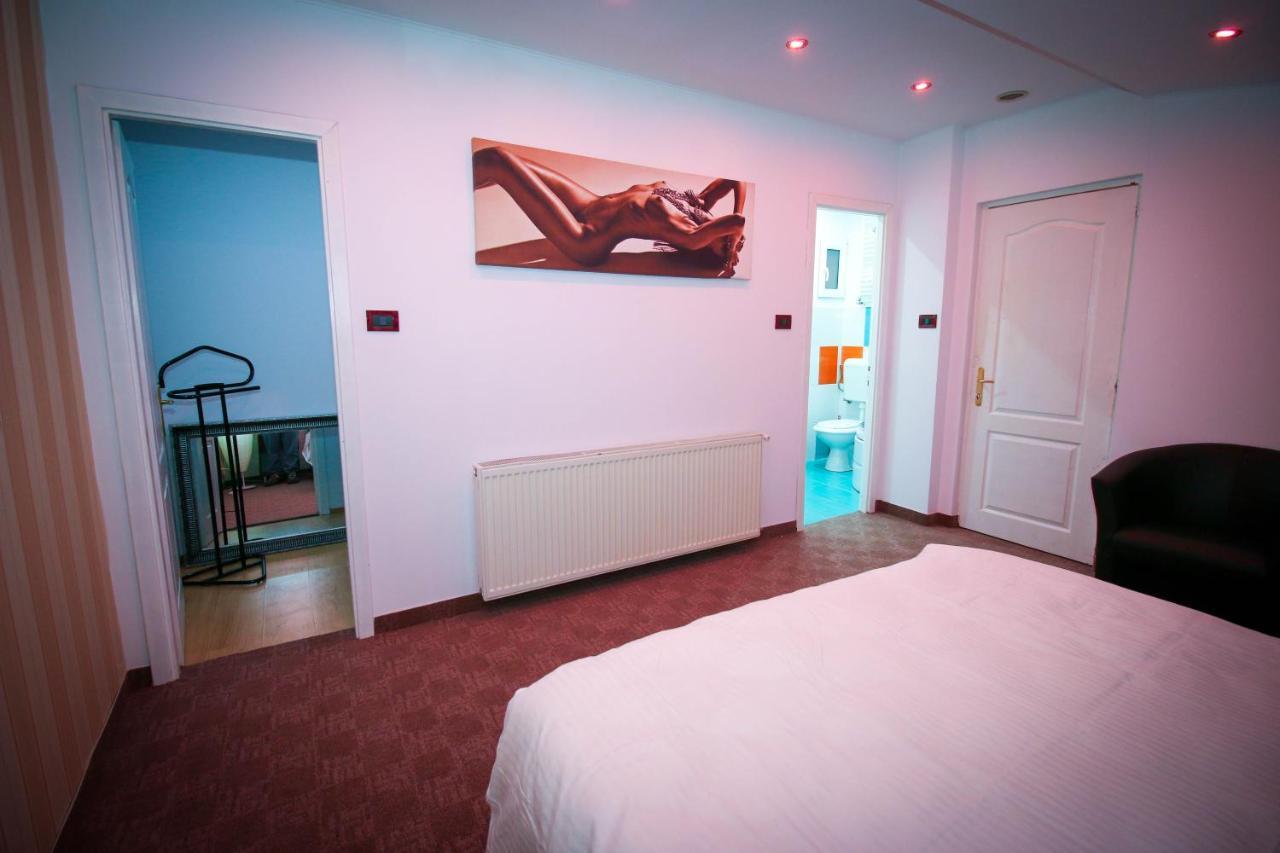 בוקרשט Karma Luxury Room מראה חיצוני תמונה