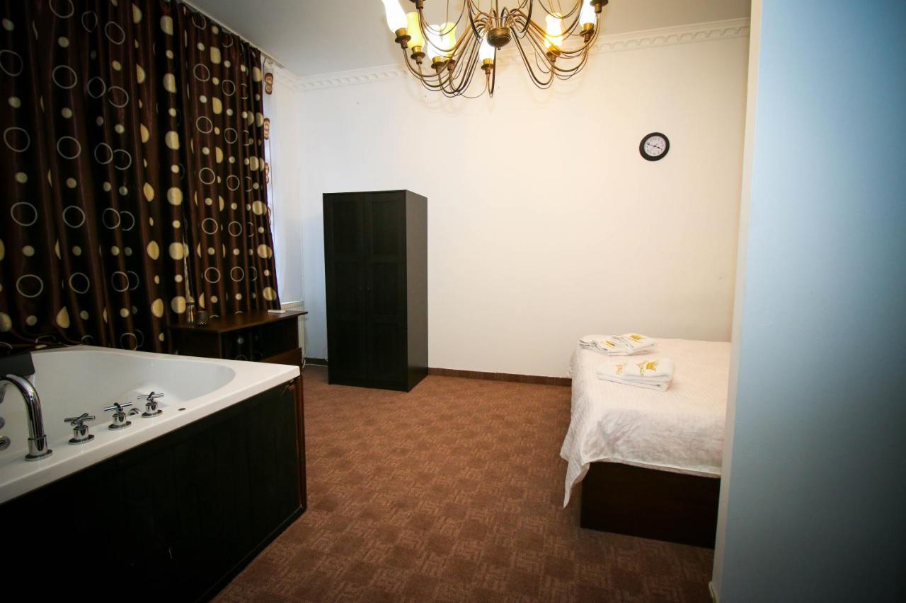 בוקרשט Karma Luxury Room מראה חיצוני תמונה