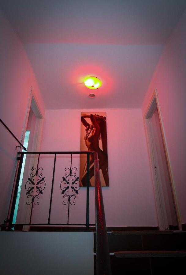 בוקרשט Karma Luxury Room מראה חיצוני תמונה