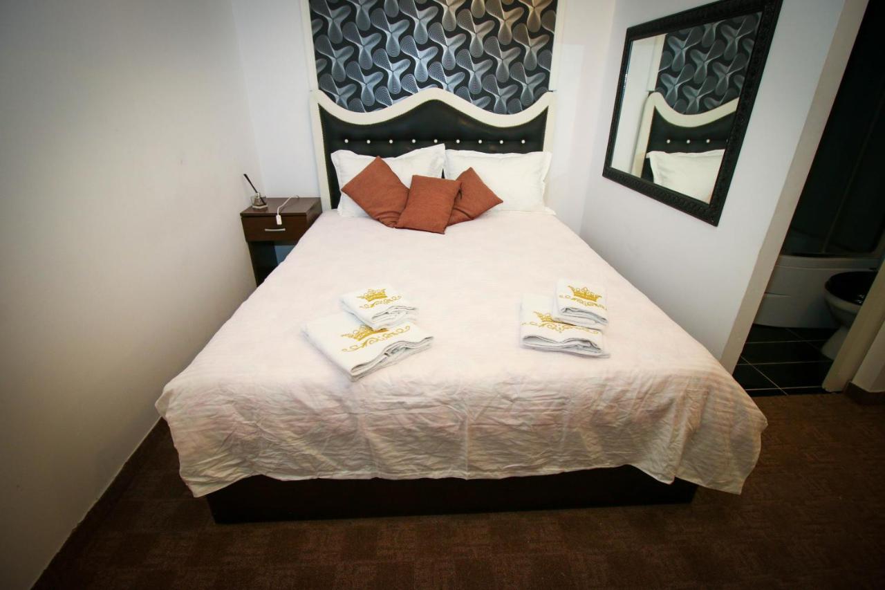 בוקרשט Karma Luxury Room מראה חיצוני תמונה