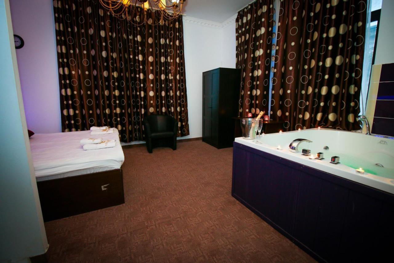 בוקרשט Karma Luxury Room מראה חיצוני תמונה